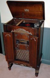 Vintage gramaphone 3